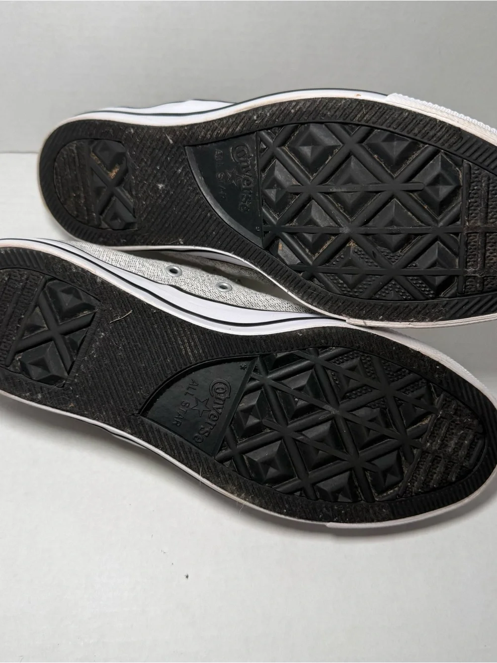 Converse Low Top Women’s Gray Sneakers 10